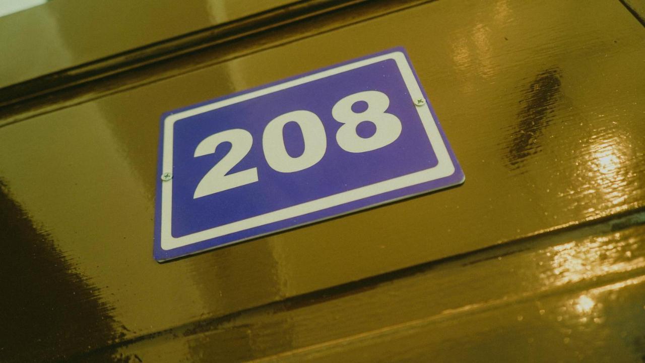 2428 Suites Urdaneta ภายนอก รูปภาพ