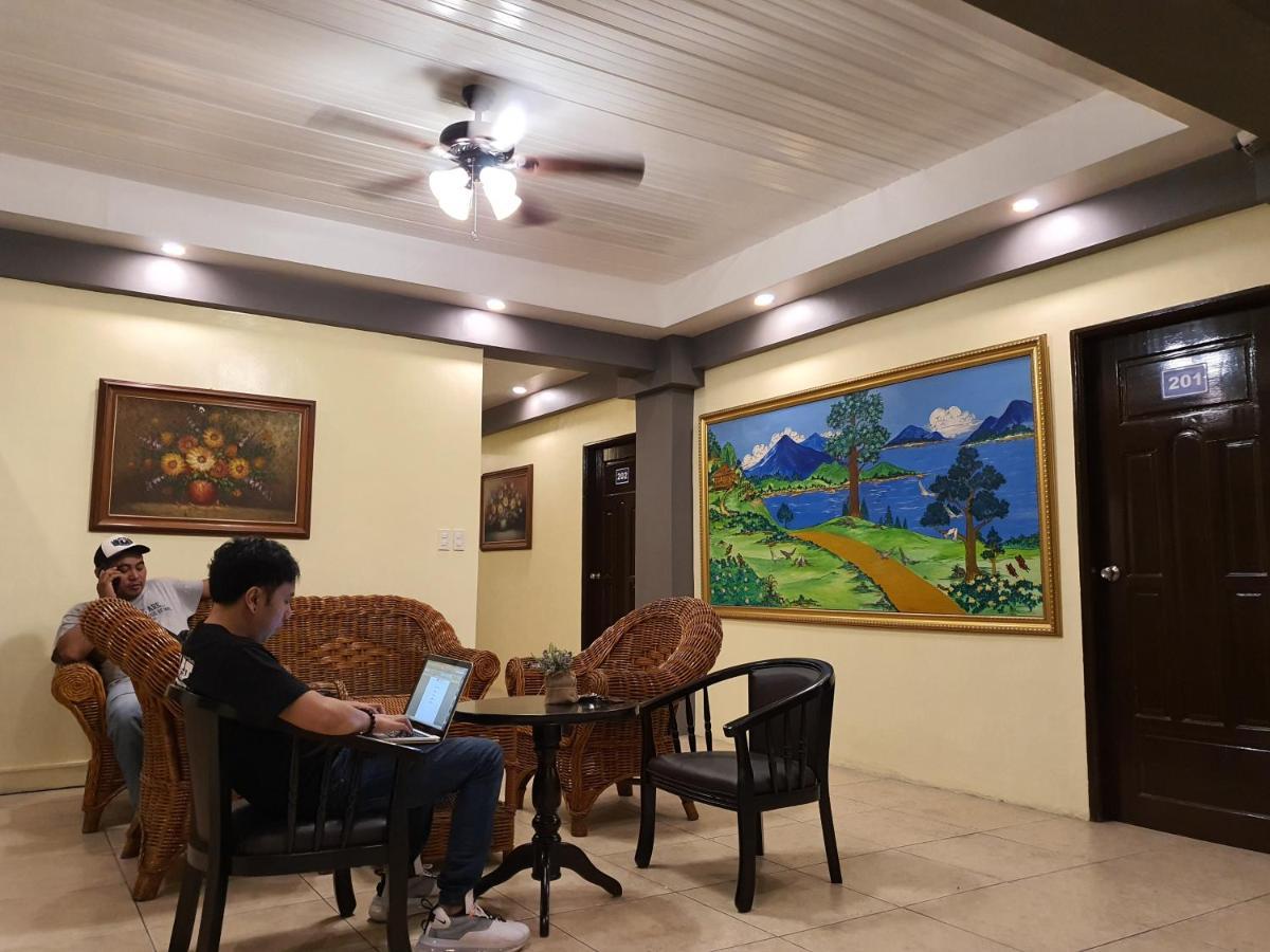 2428 Suites Urdaneta ภายนอก รูปภาพ